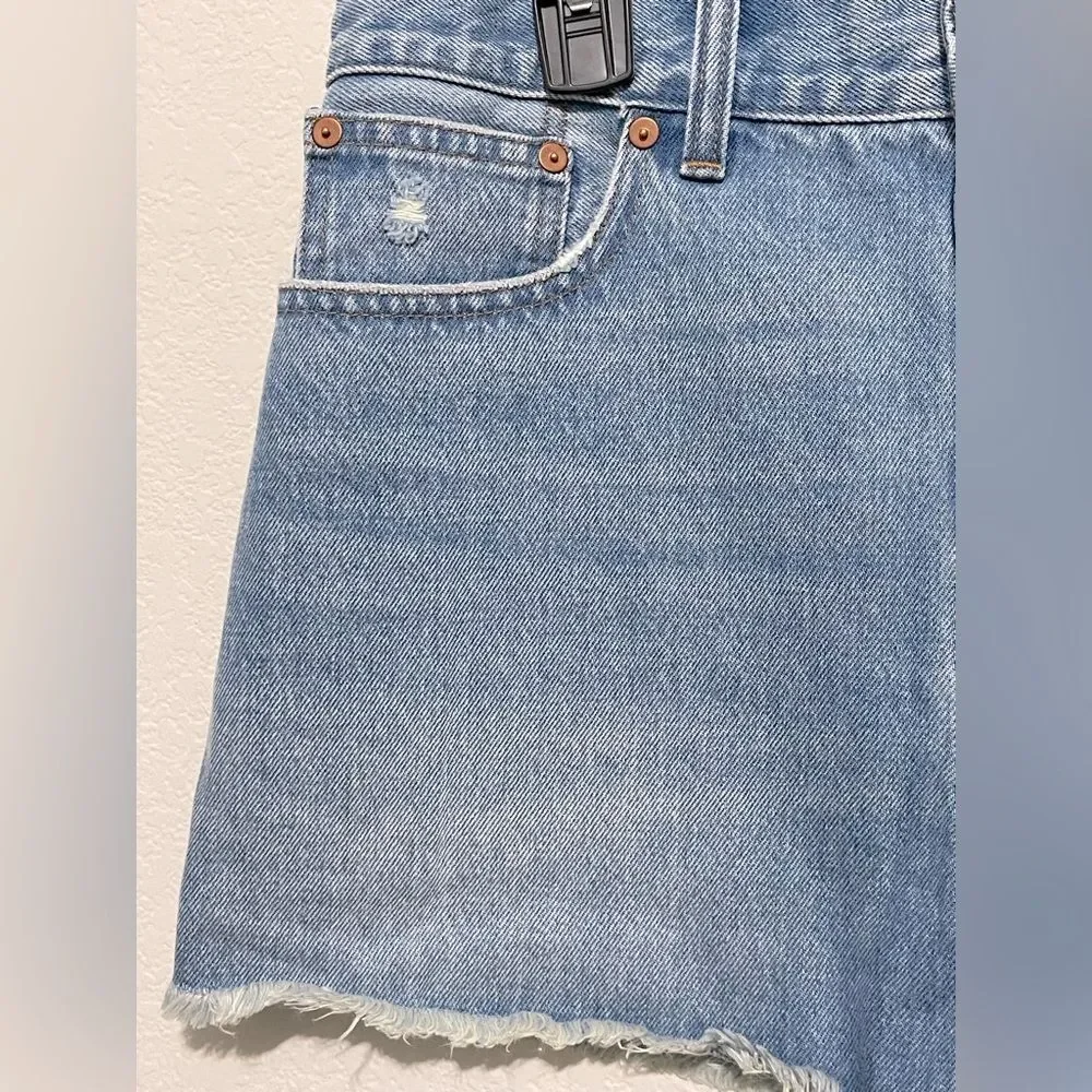 Madewell Relaxed Mid-Length Denim Shorts in Bonavie Wash Raw-Hem Edition Size 28